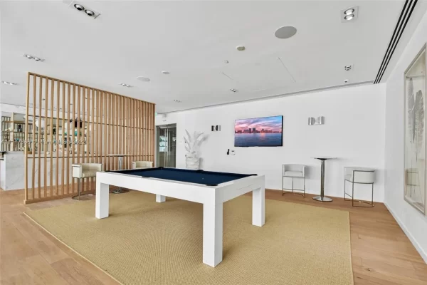 8f2fe2ff24da3472254868dfcd10fc0al-m1858737651rd-w2048_h1536