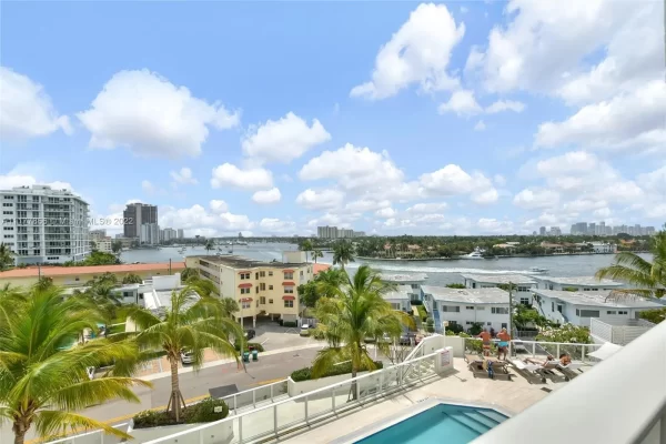 8f2fe2ff24da3472254868dfcd10fc0al-m2270388249rd-w2048_h1536