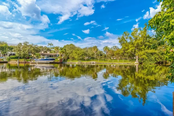 c8872f7ae55b3c471a4c4f80b0f7b10e-uncropped_scaled_within_1536_1152